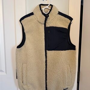 Tommy Hilfiger Men’s Sherpa Fleece Vest - Cream and Navy Blue